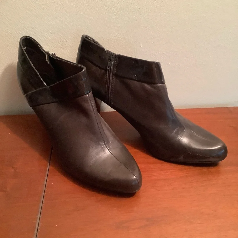 NATURALIZER Chocolate Brown Boots - Picture 2 of 4